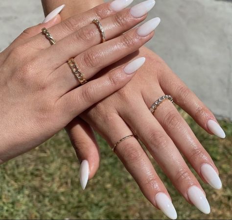 #simplenails #nails #nailart #naildesign #aesthetic #rings #ringstack #whitenail #funnybunny Alix Earle Nails, Alix Earle, Aesthetic Rings, Nails Nailart, Simple Nails, Nail Ideas, Nail Art, Engagement Rings, Nails