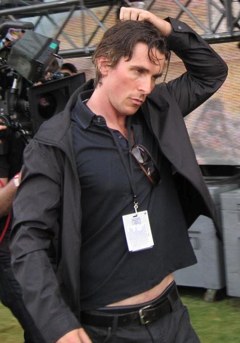 Filming a terrence malick film 2011? Christian Bale Hot, Pat Bateman, Chris Bale, Lana Core, Bruce Wayne Batman, Terrence Malick, Batman Christian Bale, Patrick Bateman, Hate Men