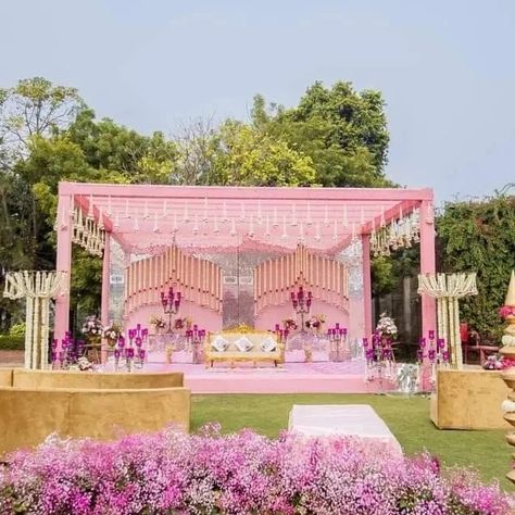 Photo Booth Indian Wedding, Stage For Wedding, Couple Seating, Pink Indian Wedding, Vidhi Mandap, Mehendi Decoration, Pink Couple, Ganesh Decoration, Blush Pink Decor