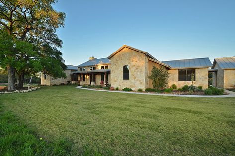 Plan #140-149 - Houseplans.com Texas Hill Country House Plans, Modern Ranch House Plans, Limestone House, Country Floor Plans, Modern Ranch House, Huge Bedrooms, Bedroom Country, Hill Country Homes, Ranch Style House Plans