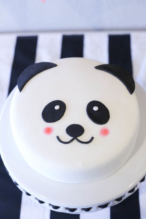 MZ7A1123 Panda Bento Cake Design, Panda Bento Cake, Panda Cake Design, Cake Fondant Ideas, Panda Birthday Cake, Bolo Panda, Panda Cake, Panda Birthday Party, Cake For Boyfriend