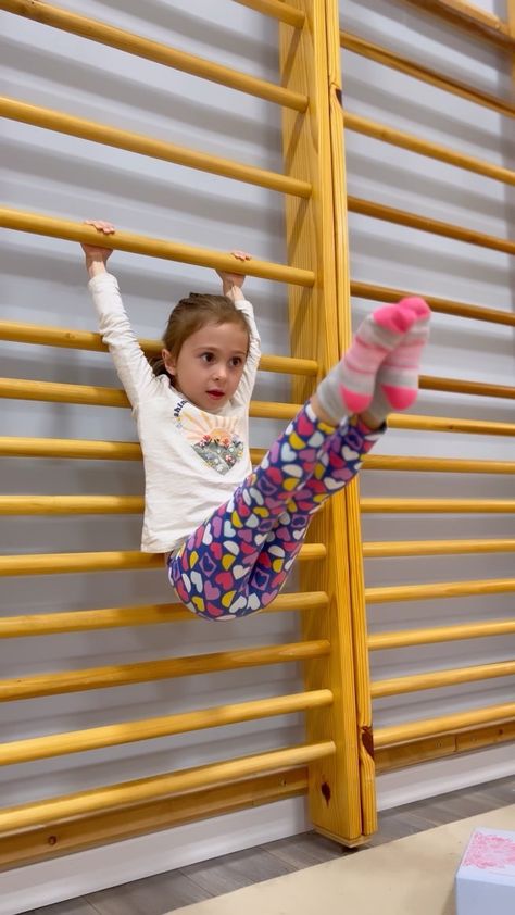 Toddler Gymnastics, Gymnastics For Beginners, Toddler Sports, Pretty Swimwear, Kids Gymnastics, Preteen Fashion, Gymnastics Poses, Gymnastics Photography, Gymnastics Pictures