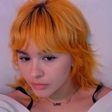 90s Grunge Hair, Enya Umanzor, Short Grunge Hair, Mullet Haircut, Hair Streaks, Punk Hair, Short Hair Color, 1m Followers, Mullet Hairstyle