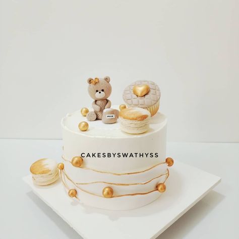 #cakesbyswathyss #swathyss #cakeartist #teddycake #cakelove #birthdaycake #macarons #cupcakes #cuteart #whiteandgoldcake #teddycake Teddy Cake, Teddy Cakes, Cake White, Birthday Party Cake, Party Cakes, Birthday Cakes, Macarons, Cute Art, Birthday Cake