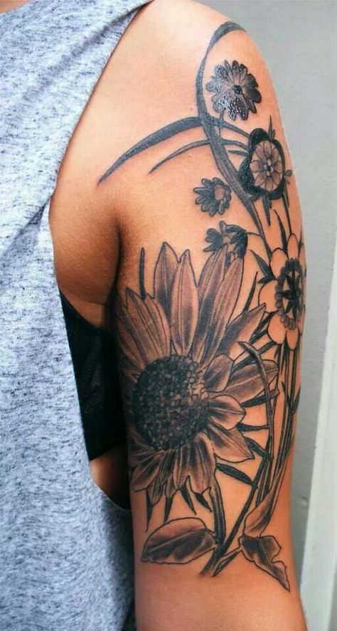 Mandala Skull Tattoo Design Women, Daisy Sleeve Tattoo Black And White, Shoulder Half Sleeve Tattoo For Women, Sunflower Sleeve Tattoos For Women, Fall Tattoo Sleeve, Swingaling Tattoo, Shoulder And Upper Arm Tattoos For Women, Upper Sleeve Tattoo Women, Womens Shoulder Tattoo