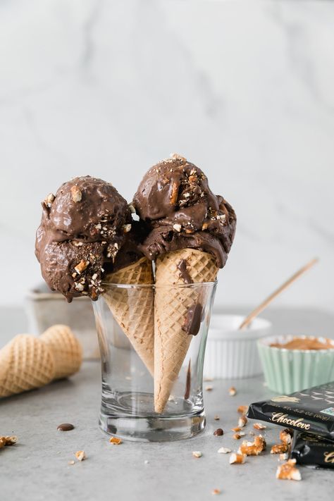 Pretzel Ice Cream, Dark Chocolate Peanut Butter, Ice Cream Photography, Peanut Butter Pretzel, Cream Butter, Healthy Food Facts, Chocolate Ice, Butter Chocolate, Homemade Ice