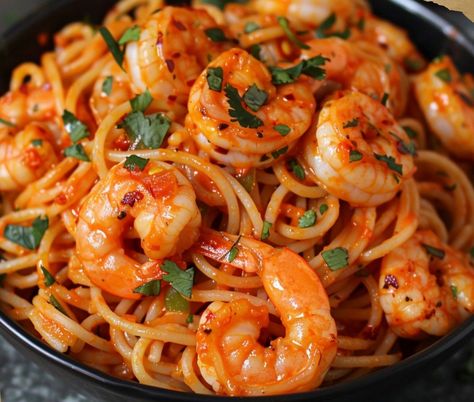 Bang Bang Shrimp Pasta Bang Bang Shrimp Pasta Recipe, Bang Bang Shrimp Pasta, Shrimp Linguine, Recipes Fish, Bang Bang Shrimp, Ambrosia Salad, Creole Recipes, Cheat Meal, Shrimp Pasta