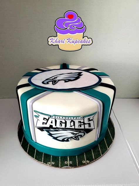 Eagles Football Cake Ideas, Philly Eagles Cake, Eagles Birthday Cake, Eagles Football Cake, Philadelphia Eagles Cake, Cupcake Pull Apart, Peach Cobbler Cheesecake Recipe, Eagles Philadelphia, Football Birthday Cake