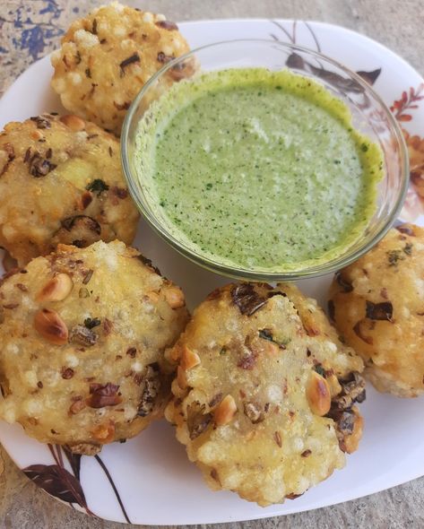 Fariyali recipe sabudana vada navratri recipe Navratri Food, Injection Hand Pic, Sabudana Vada, Cheap Outfits, Aghori Shiva, Navratri Recipes, Snap Stories, Food Snap, Cute Cheap Outfits