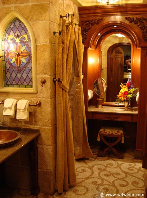 Medieval Vanity, Medieval Bathroom, Castle Bathroom, Casa Hobbit, Vanity Seat, Medieval Decor, Cinderella's Castle, Famous Castles, Suite Bathroom