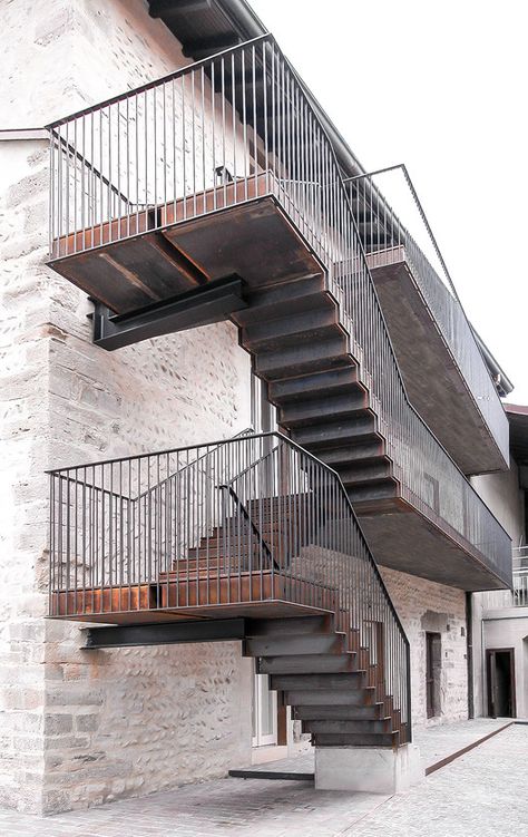 Steel Stairs Design, Stair Design Architecture, Outside Stairs, External Staircase, Building Stairs, Steel Stairs, Exterior Stairs, Metal Stairs, Stairs Architecture