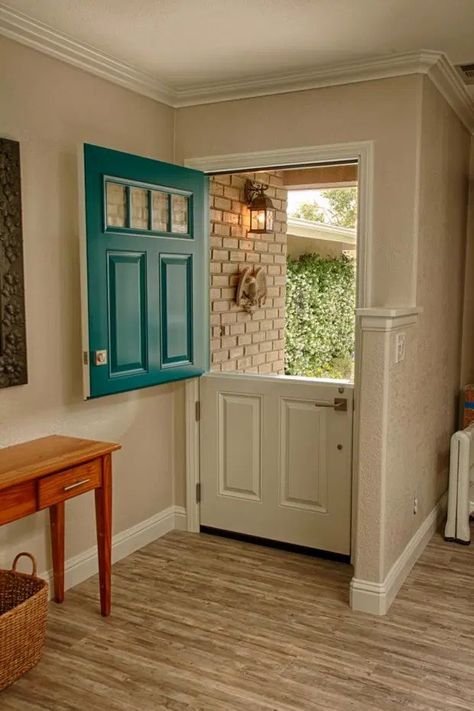 Replacing or sprucing up front door makes outsize statement – Orange County Register Front Door Colors Inside, Front Door Interior Color, Mobile Home Doors, Dutch Doors Exterior, Split Door, Front Door Interior, Half Doors, Desain Pantry, Small Attic