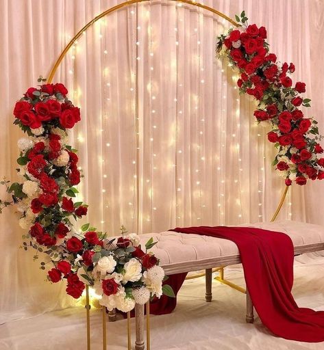 Red And Gold Wedding Backdrop, Red Gold And White Wedding, Red And White Backdrop, Birthday Stage Decoration, Shab Yalda Decoration, Red And Gold Quince, Beauty And Beast Birthday, Red Gold Wedding, Red Centerpieces