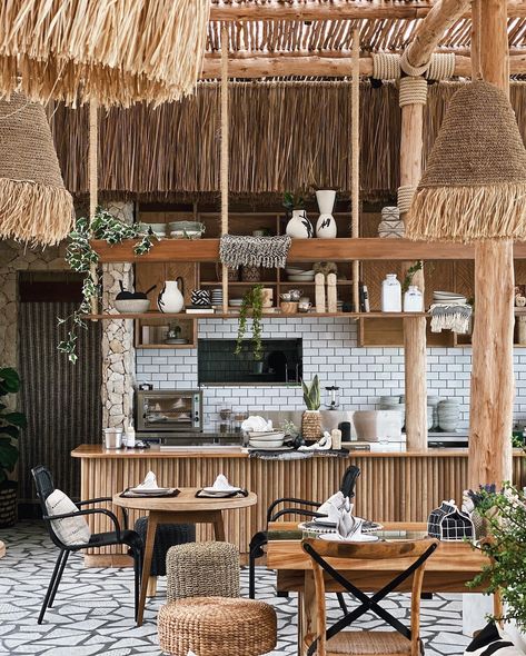 Beach Bar Design Ideas Interiors, Bamboo Cafe Design Ideas, Tiki Bar Ideas For Party, Bali Cafe Interior, Tiki Bar Ideas Diy, Home Beach Bar, Restaurant Concept Ideas, Wall Retail Display, Bar Ideas For Party