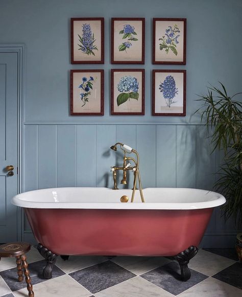 Bathroom Redesign Ideas, Bathroom Botanical, Bathroom Extension, Panelled Walls, Blue Bathrooms Designs, Red Bathroom Decor, Checkered Floor, Paneled Walls, Red Bathroom