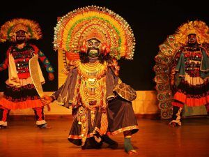 Bidesiya Folk Dance Bidesiya Folk Dance is a traditional dance form originating from the regions of Bihar, India. It holds deep cultural and historical significance, reflecting the local identity, rituals, and celebrations of the community. This vibrant dance is characterized by intricate footwork, distinctive gestures, and traditional costumes, all accompanied by rhythmic folk music. Over … Dance Indian, Martial Arts Forms, Indian Classical Dancer, Dance Of India, Indian Flag Wallpaper, Mask Dance, Indian Classical Dance, Traditional Dance, Boy Best Friend