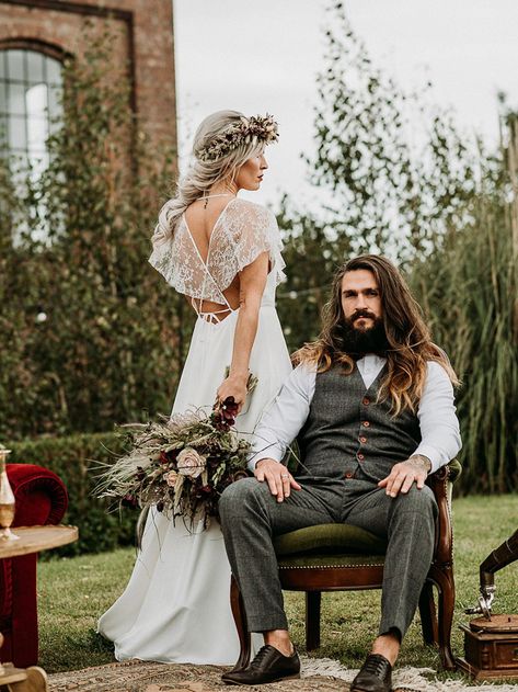 Punk Groom, Rustic Groom Attire, Festival Wedding Ideas, Alternative Wedding Inspiration, Rustic Groom, Married Af, Rock N Roll Wedding, Pagan Wedding, Informal Weddings