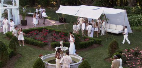 Gossip Girl Hamptons, Gossip Girl White Party, Old Money Couple, Hamptons Party, Money Couple, Senior Party, Estilo Blair Waldorf, Birkin Mom, Hamptons Aesthetic