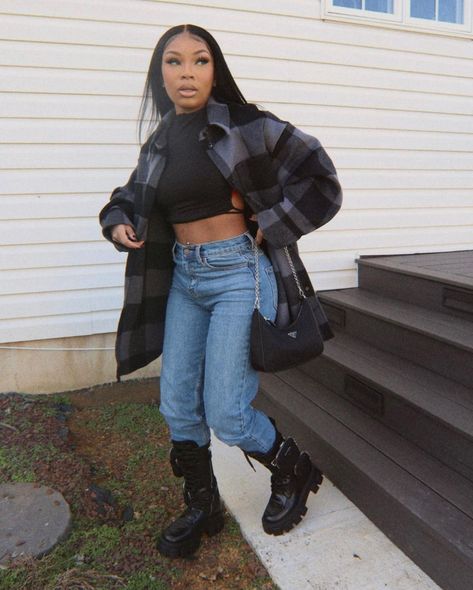 Aaliyah Jay Outfits, Girly Streetwear, Aaliyah Jay, Black Leather Jacket Outfit, Summer/fall Outfits, Boots Prada, Girls Winter Fashion, Windbreaker Pants, Leather Jacket Outfit