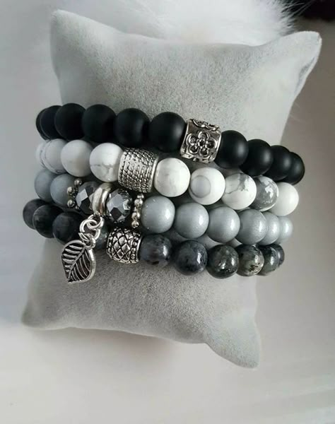 Marble Bracelet Ideas, Marble Beads Bracelet, Marble Bracelets, Bracelets Diy Beads, Marble Bracelet, Charm Bracelets For Girls, Girly Bracelets, Beaded Necklace Tutorial, Beaded Wristlet