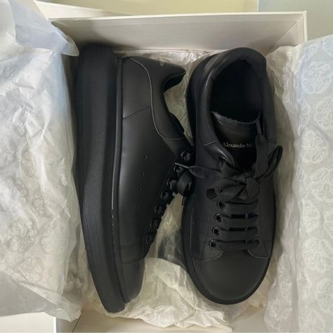 Alexander McQueen Black Sneakers Sneakers Outfit Men, Black Alexander Mcqueen, Shoes Orange, Mcqueen Shoes, Alexander Mcqueen Shoes, Sneakers Outfit, Black Sneakers, Alexander Mcqueen, Alexander