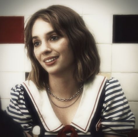 Robin Pfp Stranger Thing, Robin Stranger Things Icon, Robin Buckley Pfp, Robin Buckley Icons, Robin Buckley Aesthetic, Pfp Icon Aesthetic, Robin Buckley, Joyce Byers, Jonathan Byers