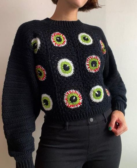 Eyeball Crochet, Halloween Granny Square, Sweater Pattern Crochet, Crochet Jumper Pattern, Crochet Sweater Pattern, Jumper Pattern, Granny Square Sweater, Crochet Cozy, Crochet Jumper