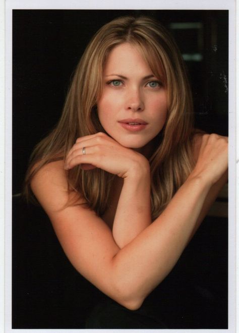 Pascale Hutton Pascale Hutton, When Calls The Heart, Erin Krakow, Lori Loughlin, Open Season, Smallville, Krakow, American Actress, Picture Photo