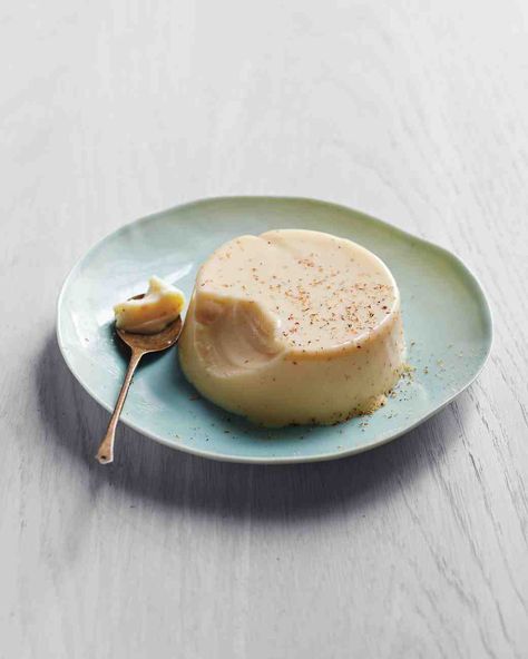 Eggnog Panna Cotta Martha Stewart Eggnog Recipe, Martha Stewart Eggnog, Eggnog Panna Cotta, Flan Au Caramel, Easy Eggnog, Panna Cotta Recipe, Gelatin Dessert, Eggnog Recipe, Egg Nog