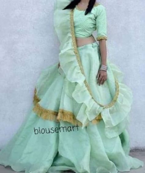 Lehenga With Frill Dupatta, Ruffle Duppata Lehenga, Frill Chunni Design, Frill Dupatta Designs, Fashion Illustration Indian, Frill Dupatta, Lehenga Traditional, Illustration Indian, Traditional Festival