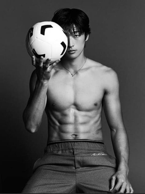 Cho Guesung, Gue Sung, Soccer Goals, Soccer Boyfriend, Football Boyfriend, Men Abs, Soccer Goal, Cute Asian Guys, Number 9