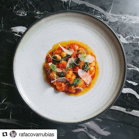 Gnocchi Plating Presentation, Fine Dining Gnocchi, Gnocchi Plating Ideas, Gnocchi Plating, Curry Plating, Italian Gnocchi, Fine Dining Plating, Christmas Catering, Chef Dishes