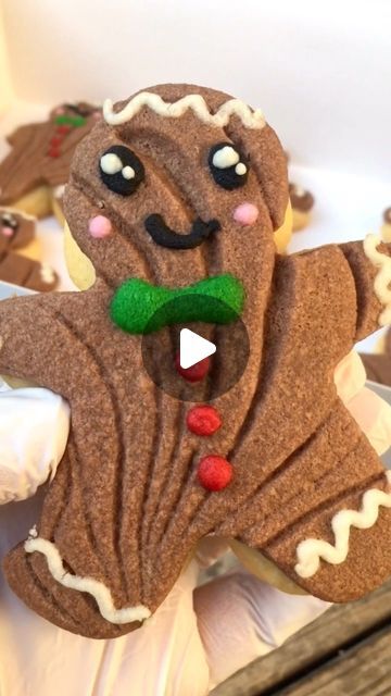 Christmas Conchas, The Gingerbread Man, Art Kawaii, Christmas Gingerbread, Bring Back, Christmas Treats, Gingerbread Man, Holiday Ideas, Stay Tuned