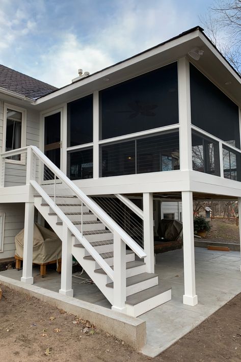 This is a modern second story screen porch made with SCREENEZE® by Creative Carpentry.   #SCREENEZE #NoSpline #UnobstructedViews #GorgeousPorch #LoveYourPorch #LoveYourHome #ScreenPorch #SecondStoryPorch Deck Design Second Story, Upper Balcony Over Porch, Enclosed Back Deck Ideas, 2 Story Porch Ideas, Double Decker Screened In Porch, Upper Deck Ideas Second Story Screened In Porch, L Shaped Screened In Porch, 2nd Floor Screened In Porch, Second Story Screened In Porch And Deck