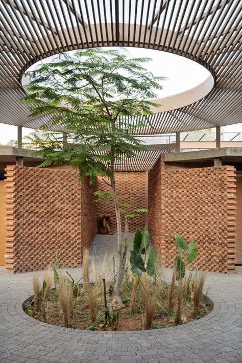 Circular Courtyard, Concrete Home, Hallway Design, Masonry Wall, Brick Architecture, Cedar Trees, Concrete House, Brick Walls, Brickwork