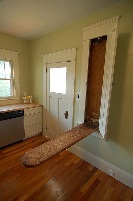 Greg's Bungalow - Kitchen with Original Built-in Ironing Board by HexBlock, via Flickr Historic Bungalow, Mobile Home Kitchens, Bungalow Kitchen, Craftsman Interior, Bungalow Homes, Built In Furniture, Bungalow Style, Small Laundry Rooms, Craftsman Bungalows