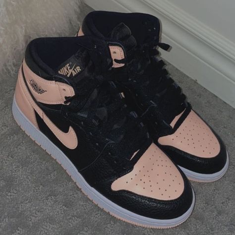 jordan 1 mid Shoes Jordan 1, Nike Shoes Jordan, Airmax Nike, Nike Air Vapormax 2019, White Casual Shoes, Nike Acg Jacket, Nike Shoes Jordans, Shoes Jordan, Nike Air Max Tn