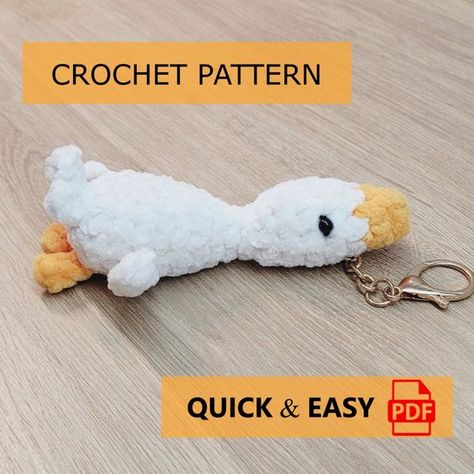 Toys Quotes, No Sew Amigurumi, Crochet Bird, Amigurumi For Beginners, Keychain Craft, Quick Crochet Patterns, Crochet Keychain Pattern, Crochet Birds, Crochet Cow