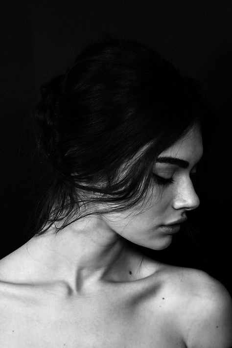 ~ Collar Bone Art Reference, Antonina Vasylchenko, Female Neck, Figure Photography, Collar Bone, Face Photography, Black And White Portraits, Strike A Pose, Female Portrait