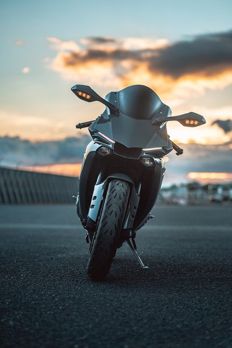 R1m Wallpaper, Yamaha R1 Wallpapers, R1 Wallpaper, Pov Photography, R1 Yamaha, Best Motorbike, Bike Pictures, Biker Photoshoot, Yamaha Bikes