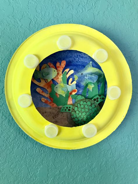 Paper plate Under the Sea Porthole diorama Paper Plate Diorama, Kids Science Museum, Paper Plate Art, Art Gala, Coral Reef Art, Pirate Crafts, Holiday Club, Ocean Crafts, Paper Crafts Card