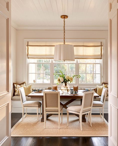 Banquette Seating In Kitchen, Kitchen Banquette, Transitional Dining Room, Dining Room Windows, Cozy Breakfast Nook, Morning Room, Dining Design, Booth Seating, Traditional Dining Room