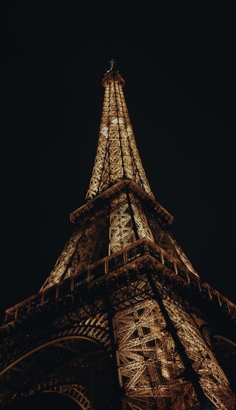 Elsacore Aesthetic, Monicacore Aesthetic, Travel Aesthetic Black, Paris Wallpaper Aesthetic, Scenery Wallpaper Iphone, Aesthetic Wallpaper Paris, Aesthetic Eiffel Tower, Eiffel Tower Wallpaper, Paris Aesthetic Wallpaper