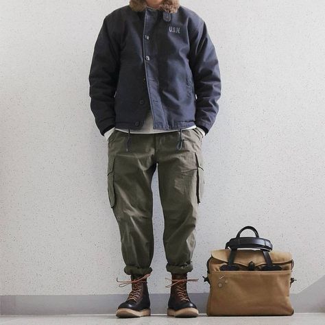 Outfits Hoodie, Fall 23, Making Stuff, Rugged Style, Green Cargo, Workwear Fashion, Men Street, Men Looks, Mens Street Style