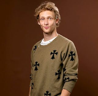 Actor Johnny Lewis (Sons of Anarchy) Found Dead After Murdering An Old Woman Johnny Lewis, Famous Names, Chicago Photography, Gone Too Soon, Sons Of Anarchy, Too Soon, Celebrity Gossip, Driveway, Pop Culture