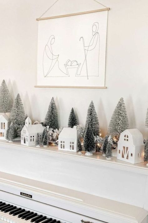 20 Unique 2023 Christmas Decor Trends You Need To Try This Year - Its Claudia G Joululahjat Diy, Christmas Decor Trends, Christmas Decorations Apartment, Neutral Christmas Decor, Deco Table Noel, Neutral Christmas, Christmas Decor Inspiration, Xmas Deco, Christmas Interiors