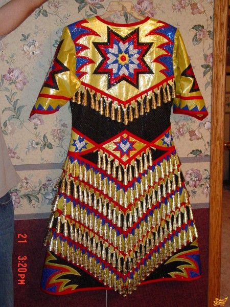 Powwow Regalia Jingle Dress, Native American Jingle Dress, Native American Inspired Fashion, Jingle Dress Dancer, Fancy Shawl Regalia, Powwow Outfits, Native American Dress, Powwow Regalia, Jingle Dress