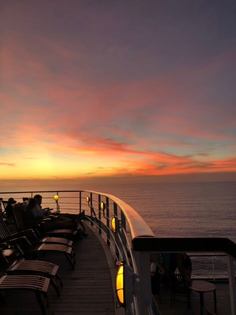 Sunset Cruise Aesthetic, Cruise Ship Sunset, Cruise Sunset, Ship Cruise, Working On A Cruise Ship Aesthetic, Boat Sunset, Cruise Ship Aesthetic, Cruise Aesthetic, Semester At Sea