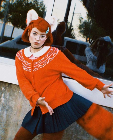 Turning Red Costume Ideas, Turning Red Halloween Costume, Red Panda Costume Diy, Turning Red Cosplay, Turning Red Costume, Panda Costume Diy, Red Panda Costume, Kiki's Delivery Service Cosplay, Panda Movies