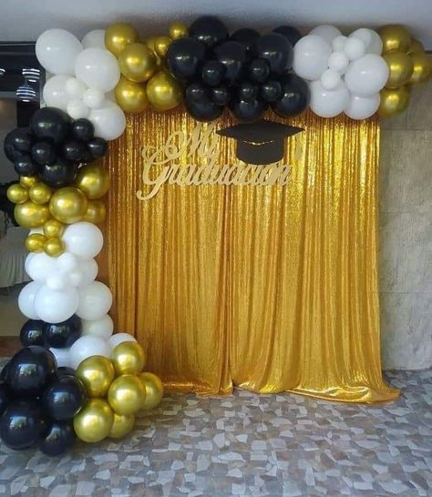 Circle Balloon Arch Graduation, Black Curtain Backdrop With Balloons, Balloon Arch Senior Night, Black And Gold Balloon Arch Backdrop, Black And Gold Graduation Balloon Arch, Preschool Graduation Party, Preschool Graduation, Work Nails, Graduation Party Decor